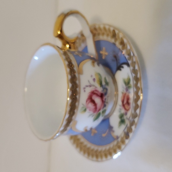 Victoria's Garden Mini Cup and Saucers - Picture 6 of 7